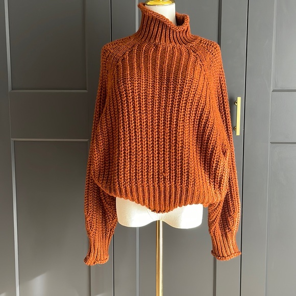 H&M rust colored chunky sweater - Picture 1 of 5